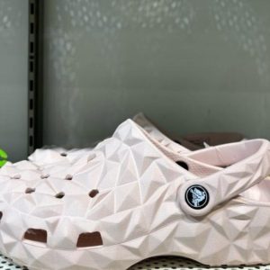 crocs gemetric pink clog